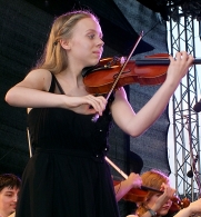 Lisa Saterdag, Violine