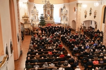 Blick in den Kirchenraum