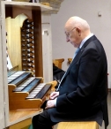 Prof. Michael Radulescu an der Mayer-Orgel