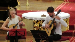 Jolina Beuren (Mandoline), Tim Beuren (Gitarre)