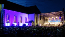 Traumhafte Konzertstimmung auf dem Lisdorfer Kirchplatz