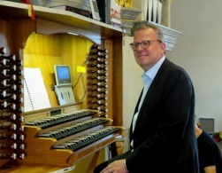 An der Lisdorfer MAYER-Orgel: Prof. Jörg Abbing